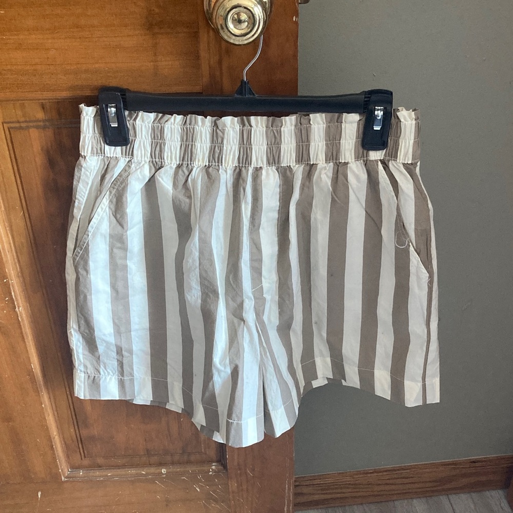 Striped Elastic-Waist Women's Shorts - White & Taupe